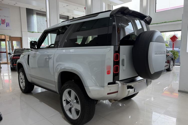 Used Land Rover Defender 2022 90 2.0T P300 Tiger-Power Ambition Edition Exterior 3