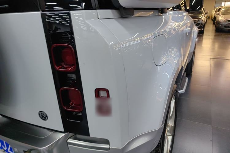 Used Land Rover Defender 2022 90 2.0T P300 Tiger-Power Ambition Edition Exterior 3