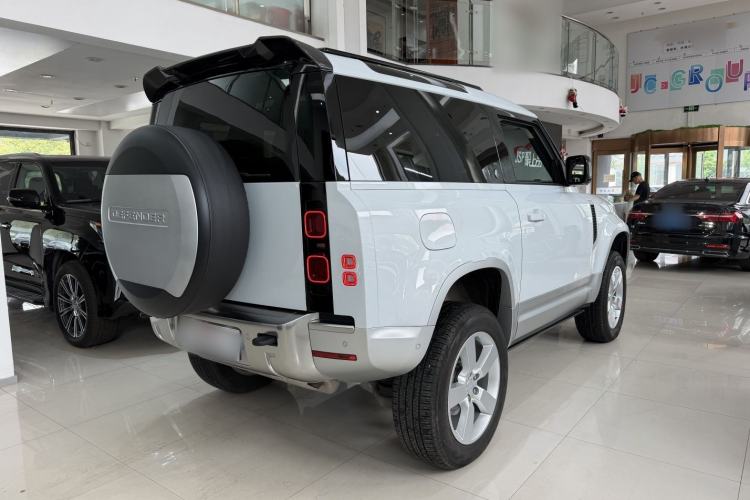 Used Land Rover Defender 2022 90 2.0T P300 Tiger-Power Ambition Edition Exterior 4