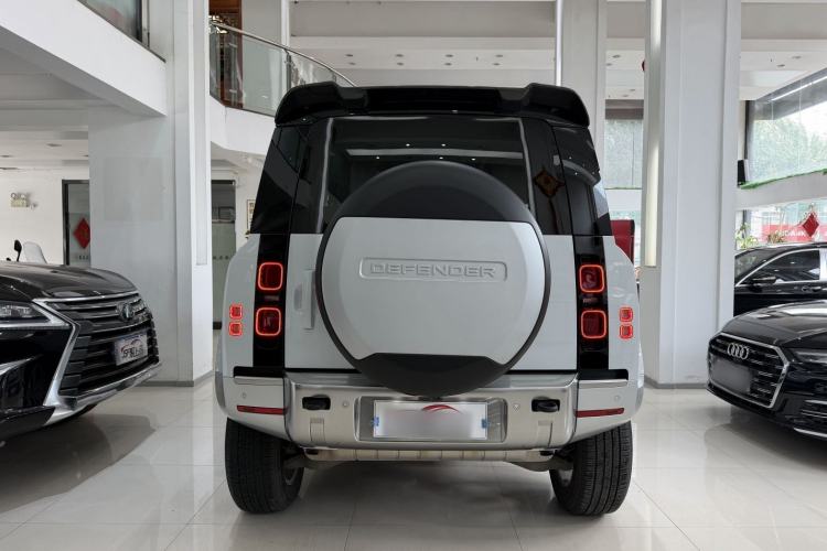 Used Land Rover Defender 2022 90 2.0T P300 Tiger-Power Ambition Edition Exterior 6