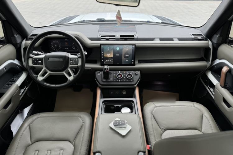 Used Land Rover Defender 2022 110 P400 Dark Edition Exterior 6