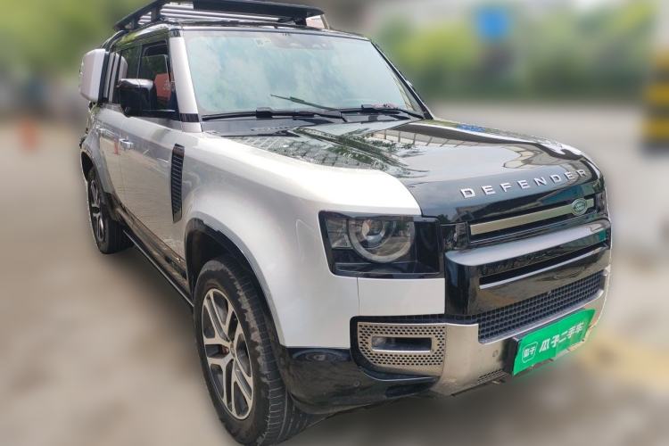 Used Land Rover Defender 2022 110 P400 X Front Right 45 Deg