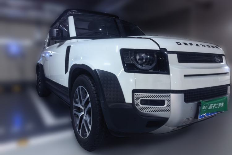 Used Land Rover Defender 2022 90 3.0T P400 Dark Edition Front Right 45 Deg