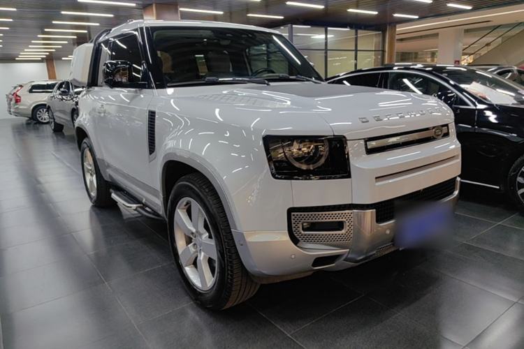 Used Land Rover Defender 2022 90 2.0T P300 Tiger-Power Ambition Edition Front Right 45 Deg