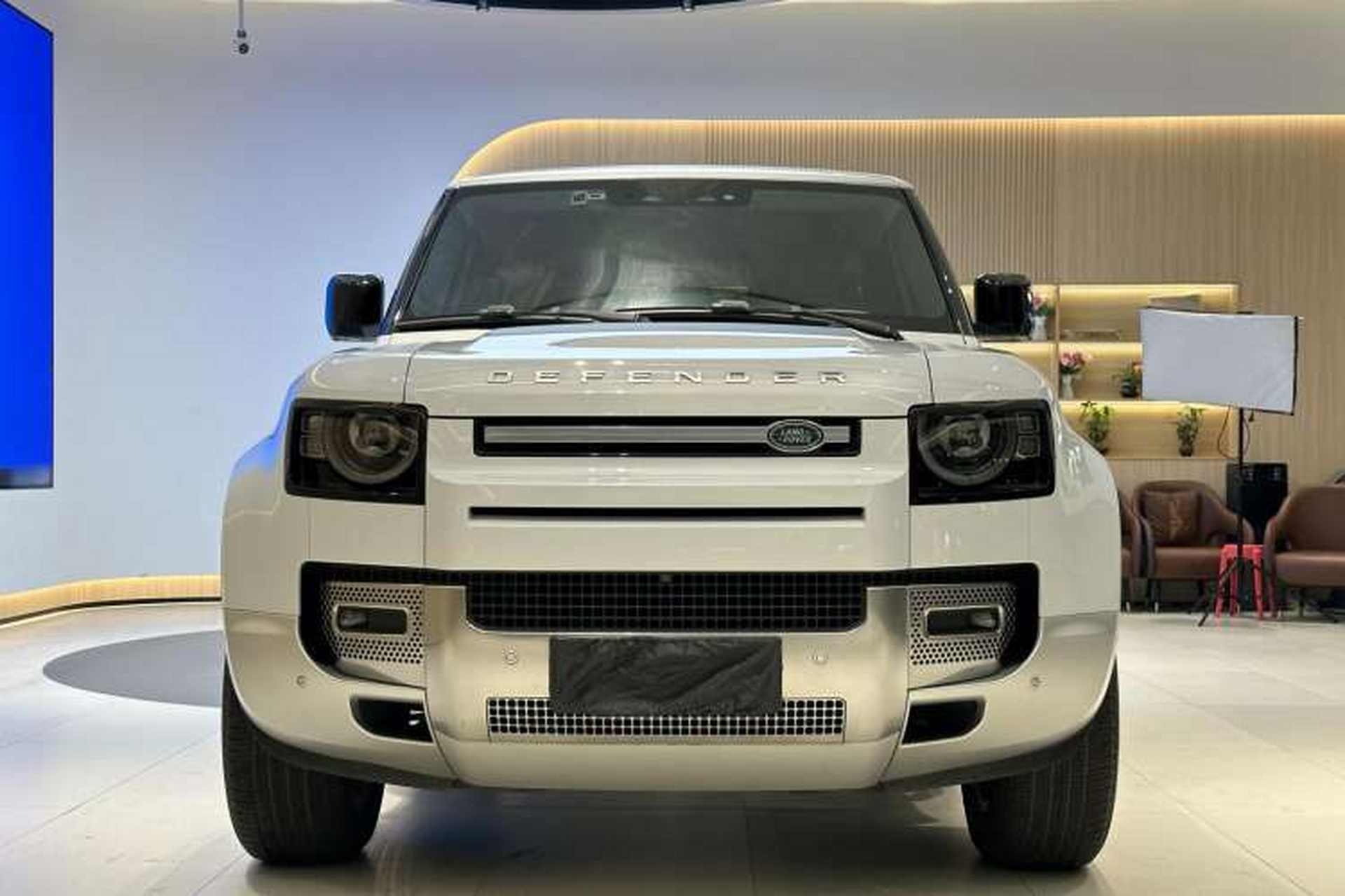 Used Land Rover Defender 2022 90 2.0T P300 Tiger-Power Ambition Edition Front