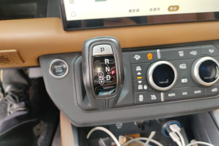 Used Land Rover Defender 2022 110 P400 X Gear Lever
