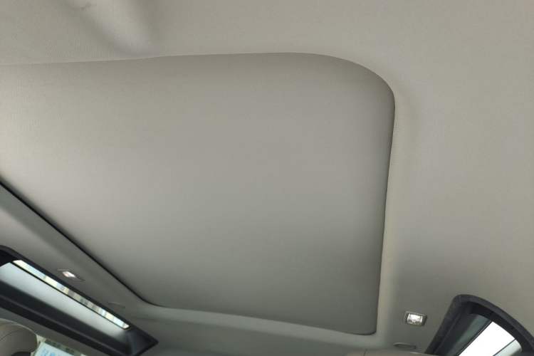 Used Land Rover Defender 2022 90 2.0T P300 Tiger-Power Ambition Edition Headliner