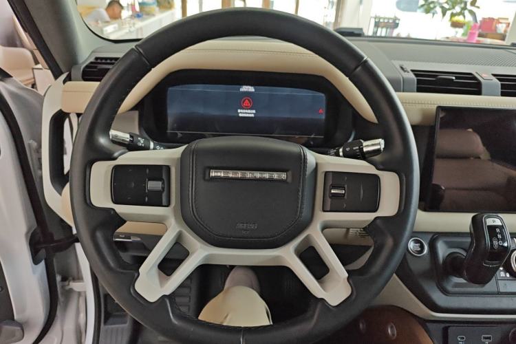 Used Land Rover Defender 2022 90 2.0T P300 Tiger-Power Ambition Edition Instrument Cluster