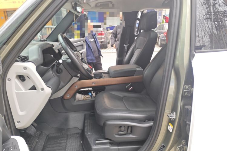 Used Land Rover Defender 2022 110 P400 X-DYNAMIC HSE Left Front Seat