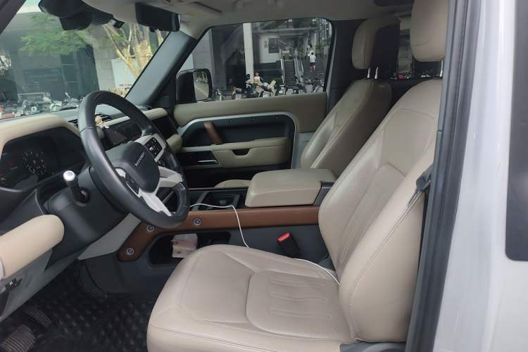 Used Land Rover Defender 2022 90 2.0T P300 SE Left Front Seat