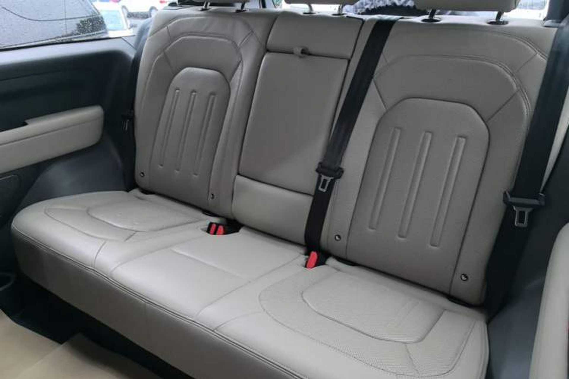 Used Land Rover Defender 2022 90 2.0T P300 Tiger-Power Ambition Edition Left Rear Seat