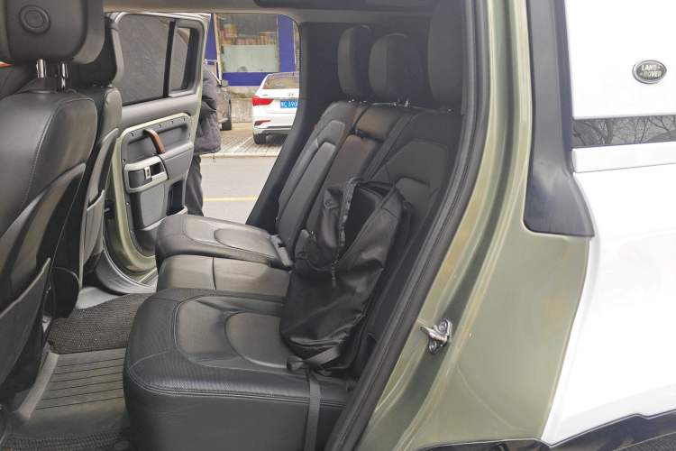 Used Land Rover Defender 2022 110 P400 X-DYNAMIC HSE Left Rear Seat