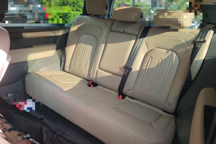 Used Land Rover Defender 2022 90 2.0T P300 Tiger-Power Ambition Edition Left Rear Seat