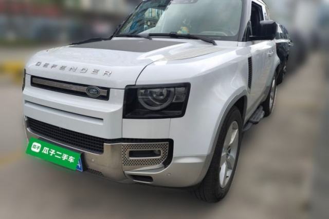 Ojetý Land Rover Defender 2022 90 2.0T P300 Tiger-Power Ambition Edition