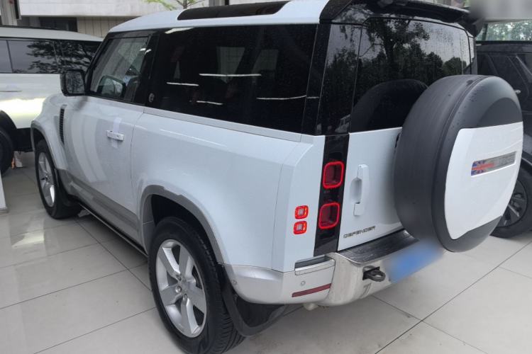 Used Land Rover Defender 2022 90 2.0T P300 Tiger-Power Ambition Edition Rear Left 45 Deg