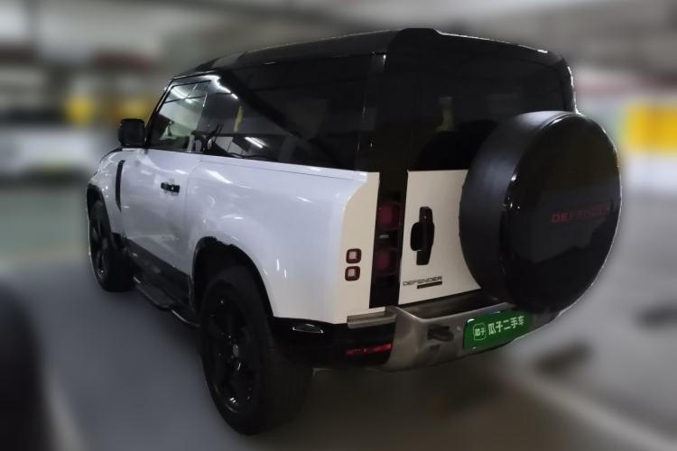 Used Land Rover Defender 2022 90 2.0T P300 Tiger-Power Ambition Edition Rear Left 45 Deg