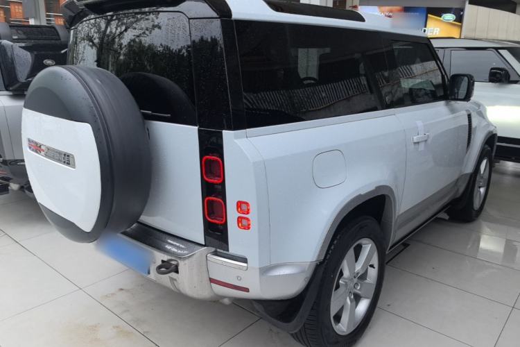 Used Land Rover Defender 2022 90 2.0T P300 Tiger-Power Ambition Edition Rear Right 45 Deg
