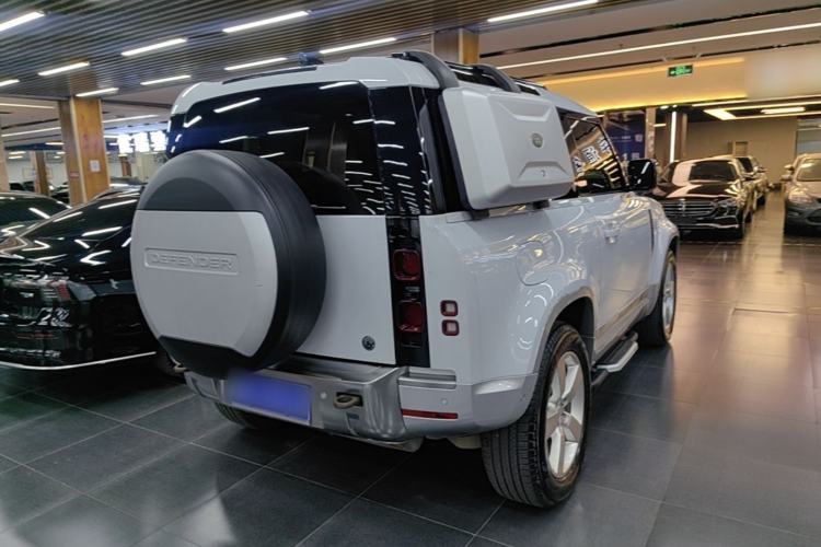 Used Land Rover Defender 2022 90 2.0T P300 Tiger-Power Ambition Edition Rear Right 45 Deg