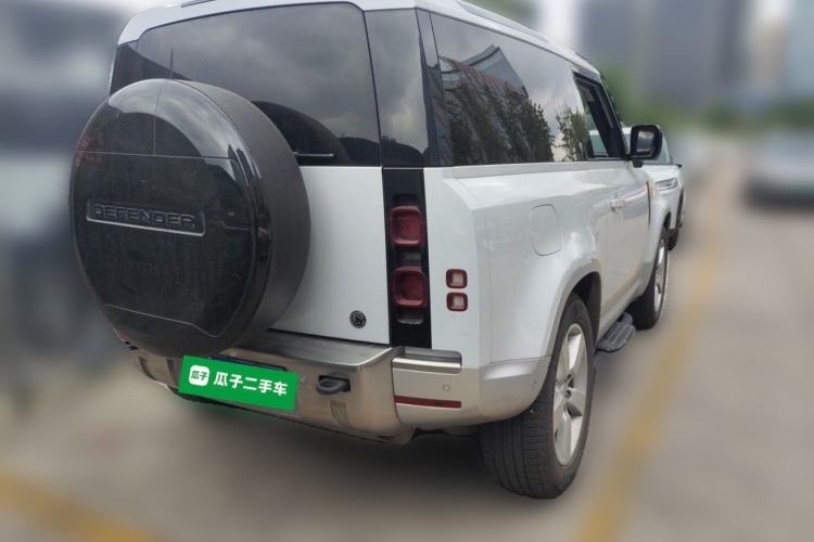 Used Land Rover Defender 2022 90 2.0T P300 Tiger-Power Ambition Edition Rear Right 45 Deg