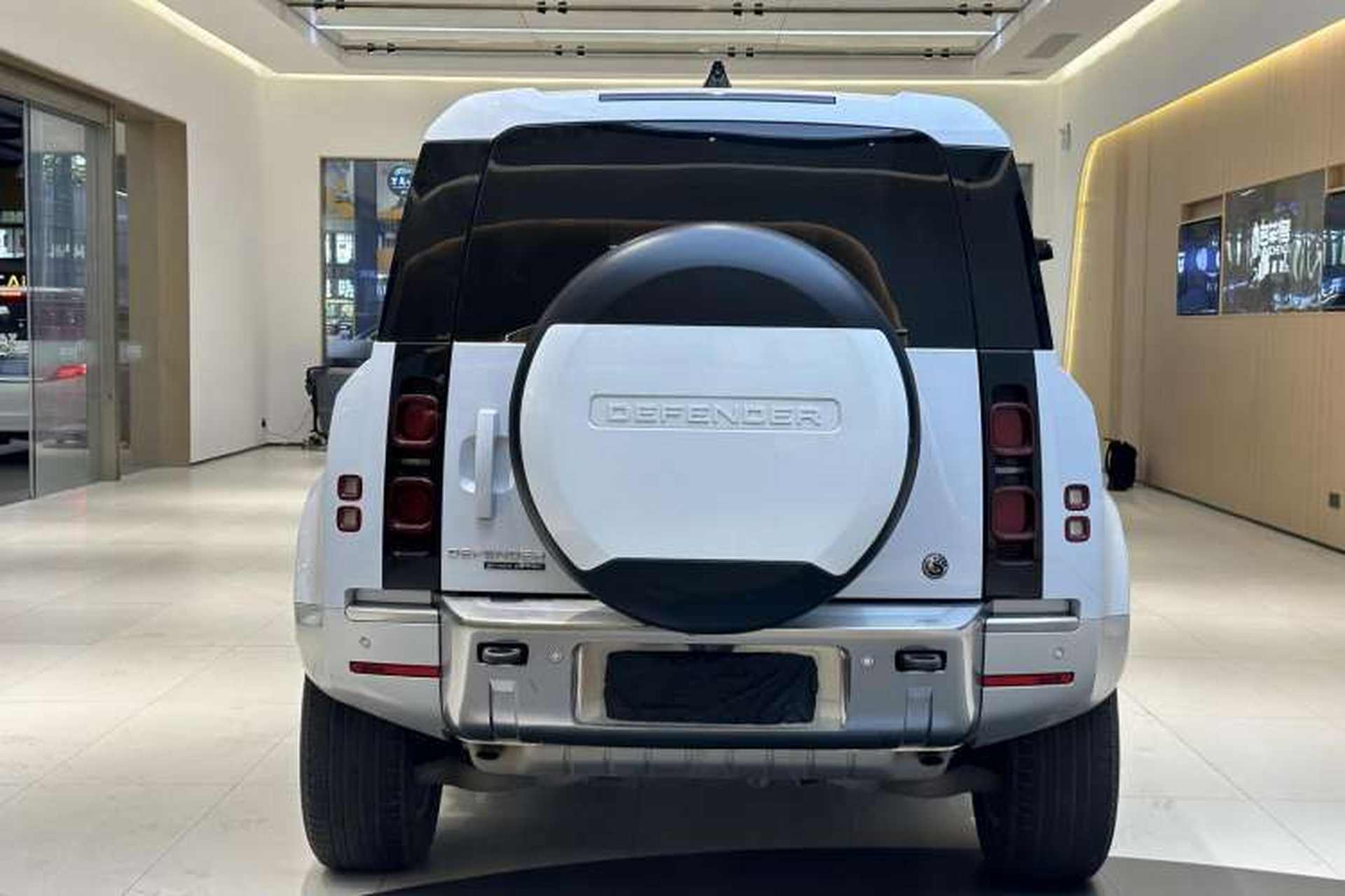 Used Land Rover Defender 2022 90 2.0T P300 Tiger-Power Ambition Edition Rear