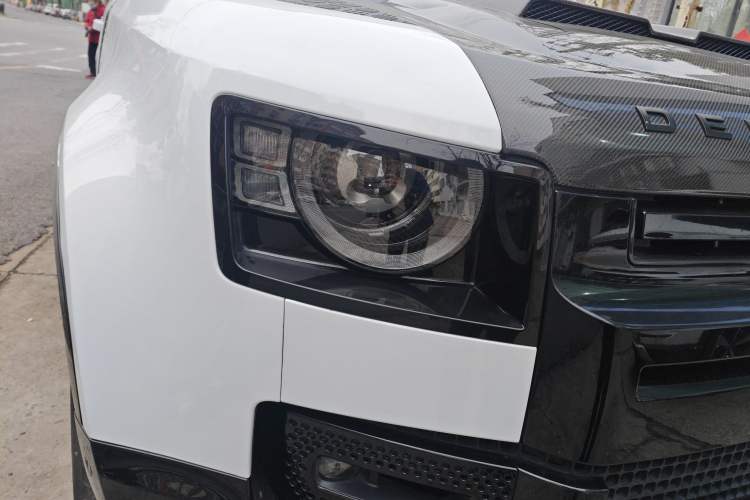 Used Land Rover Defender 2022 110 P400 X-DYNAMIC HSE Right Front Headlight