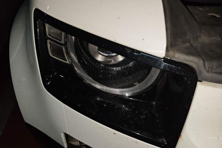 Used Land Rover Defender 2022 110 P400 X-DYNAMIC HSE Right Front Headlight