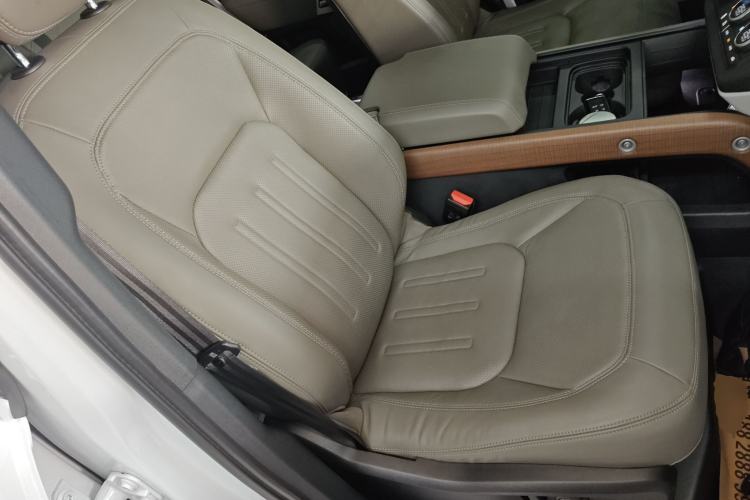 Used Land Rover Defender 2022 110 P400 Dark Edition Right Front Seat
