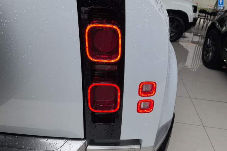 Used Land Rover Defender 2022 90 2.0T P300 Tiger-Power Ambition Edition Right Rear Taillight