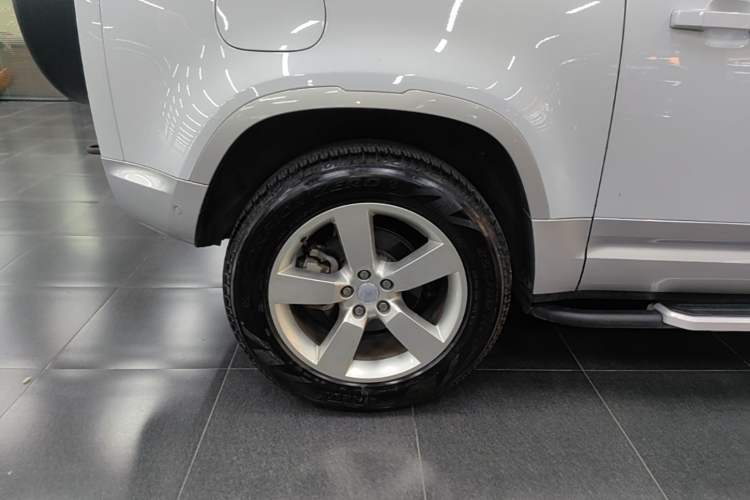 Used Land Rover Defender 2022 90 2.0T P300 Tiger-Power Ambition Edition Right Rear Wheel Hub