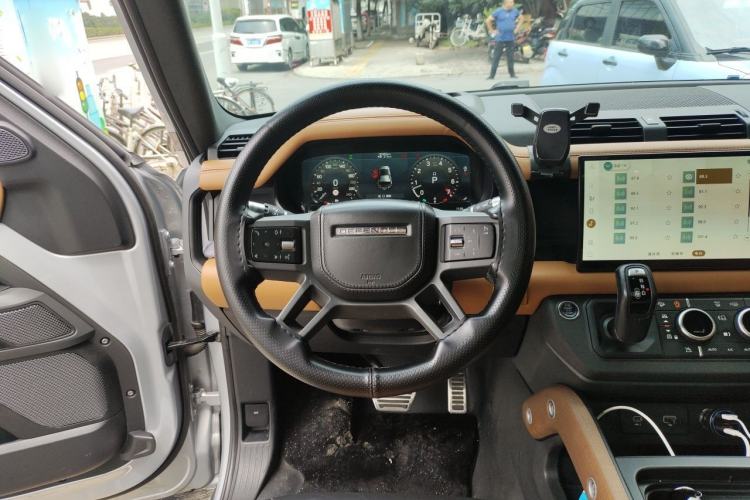 Used Land Rover Defender 2022 110 P400 X Steering Wheel