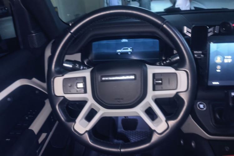 Used Land Rover Defender 2022 90 3.0T P400 Dark Edition Steering Wheel