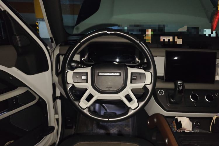 Used Land Rover Defender 2022 110 P400 X-DYNAMIC HSE Steering Wheel