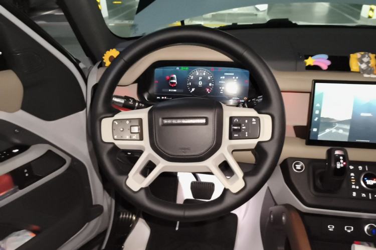 Used Land Rover Defender 2022 90 2.0T P300 Tiger-Power Ambition Edition Steering Wheel