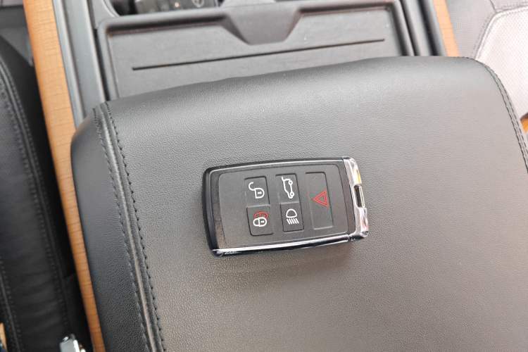Used Land Rover Defender 2022 110 P400 X-DYNAMIC HSE Vehicle Key
