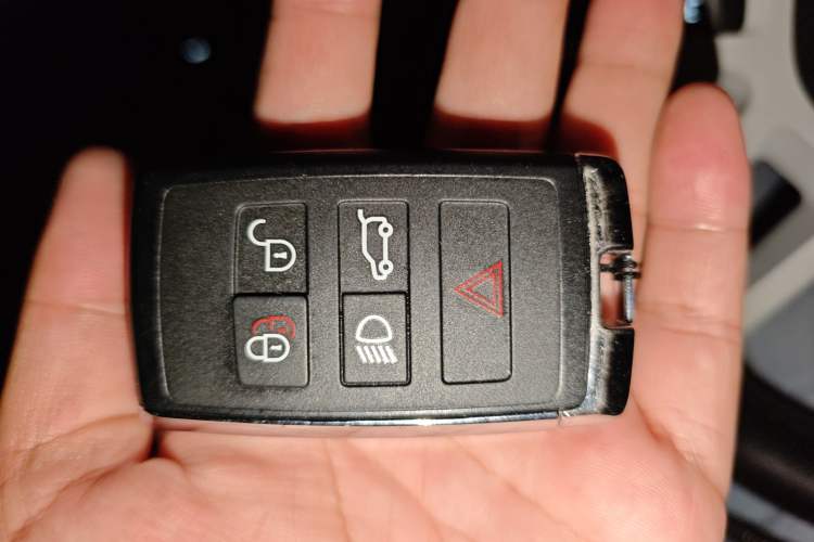 Used Land Rover Defender 2022 110 P400 X-DYNAMIC HSE Vehicle Key