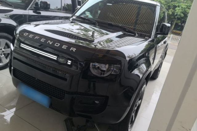 Używany Land Rover Defender 2023 Facelift 90 2.0T P300 X-DYNAMIC HSE