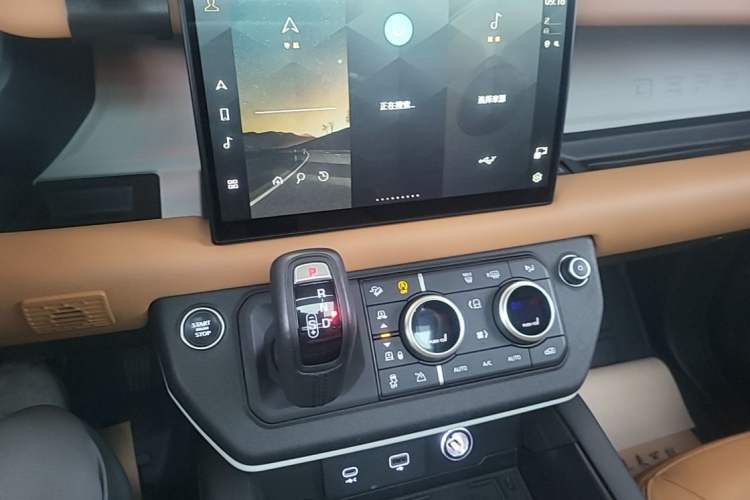 Used Land Rover Defender 2023 Facelift 110 3.0T P400 Dark Edition Audio And AC Panel