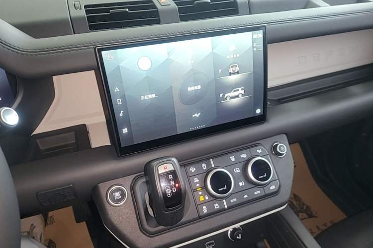 Used Land Rover Defender 2023 Facelift 90 3.0T P400 XS Audio And AC Panel