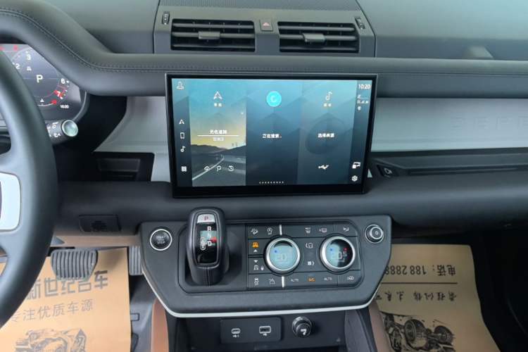 Used Land Rover Defender 2023 110 3.0T P400 X-DYNAMIC HSE Audio And AC Panel