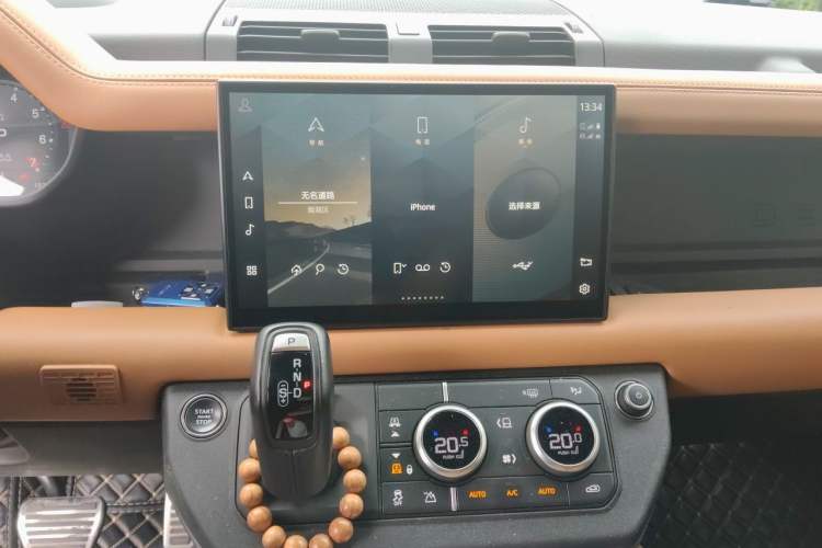 Used Land Rover Defender 2023 Facelift 110 3.0T P400 X Audio And AC Panel