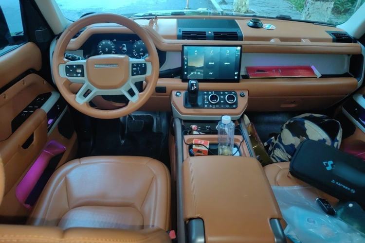 Used Land Rover Defender 2023 Facelift 110 3.0T P400 X-DYNAMIC HSE Center Console