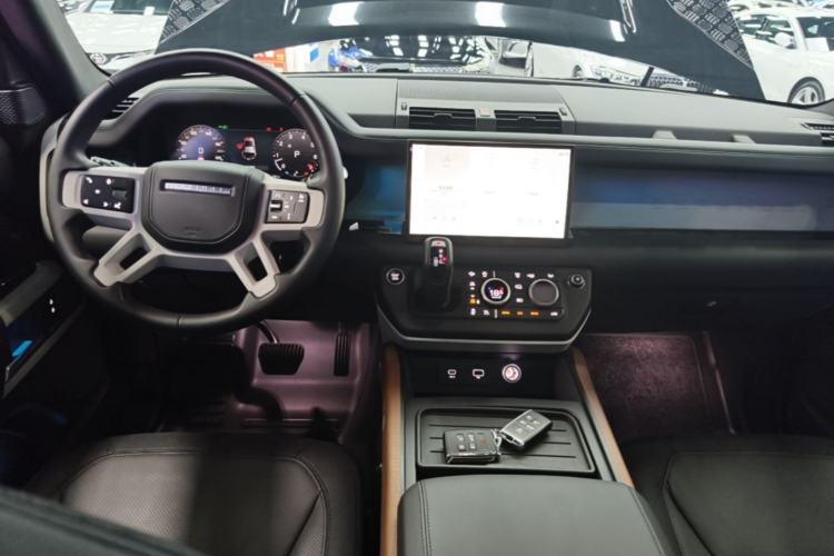 Used Land Rover Defender 2023 Facelift 110 3.0T P400 X-DYNAMIC HSE Center Console