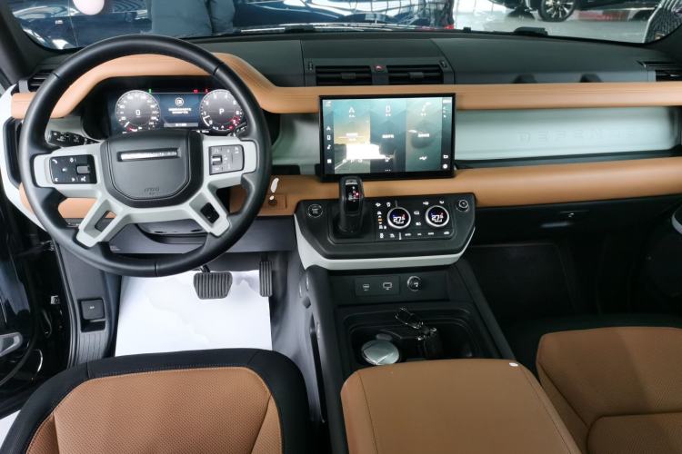 Used Land Rover Defender 2023 Facelift 110 3.0T P400 X-DYNAMIC HSE Center Console