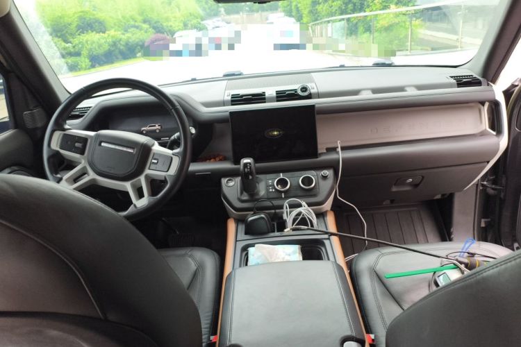 Used Land Rover Defender 2023 110 3.0T P400 Dark Edition Center Console