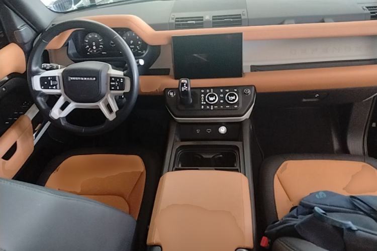 Used Land Rover Defender 2023 Facelift 110 3.0T P400 X-DYNAMIC HSE Center Console