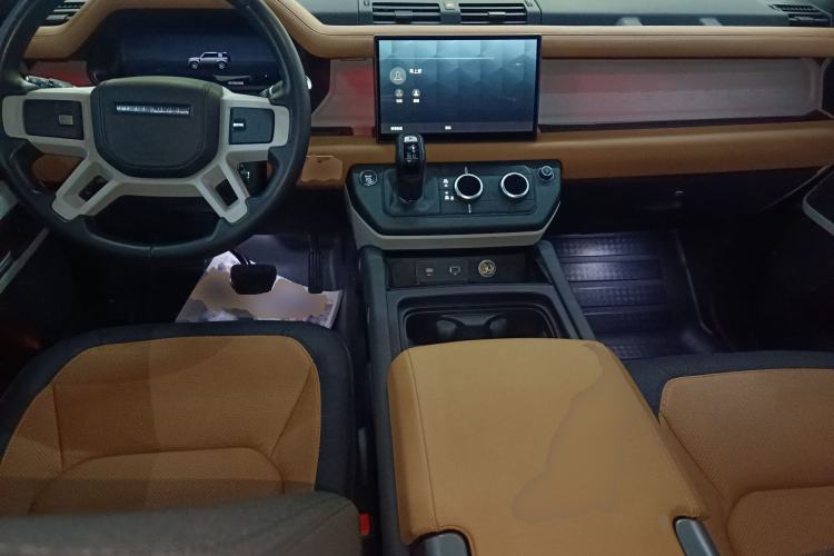 Used Land Rover Defender 2023 Facelift 110 3.0T P400 X-DYNAMIC HSE Center Console