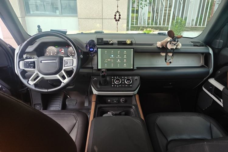 Used Land Rover Defender 2023 Facelift 110 3.0T P400 X-DYNAMIC HSE Center Console