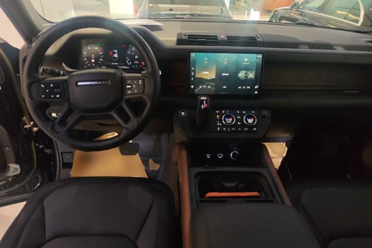 Used Land Rover Defender 2023 Facelift 110 3.0T P400 X-DYNAMIC HSE Center Console
