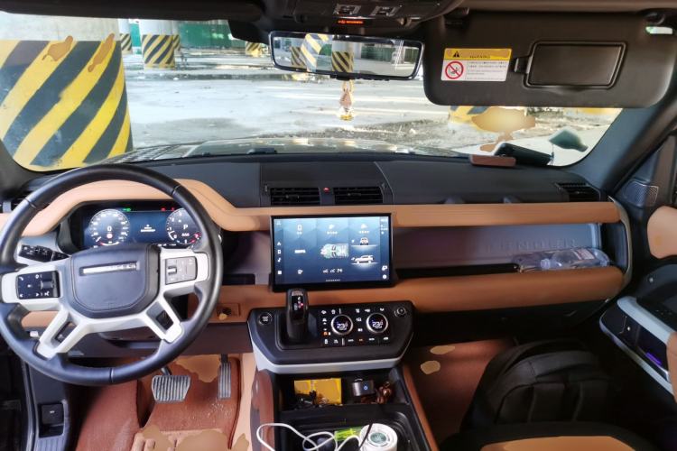Used Land Rover Defender 2023 Facelift 110 3.0T P400 X-DYNAMIC HSE Center Console