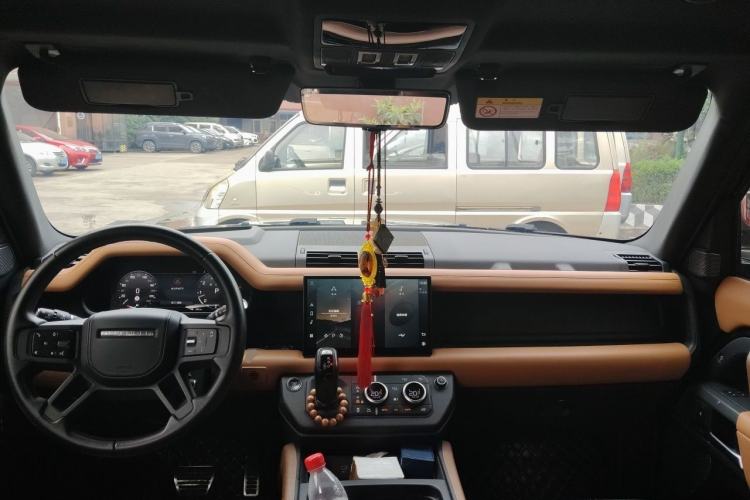Used Land Rover Defender 2023 Facelift 110 3.0T P400 X Center Console